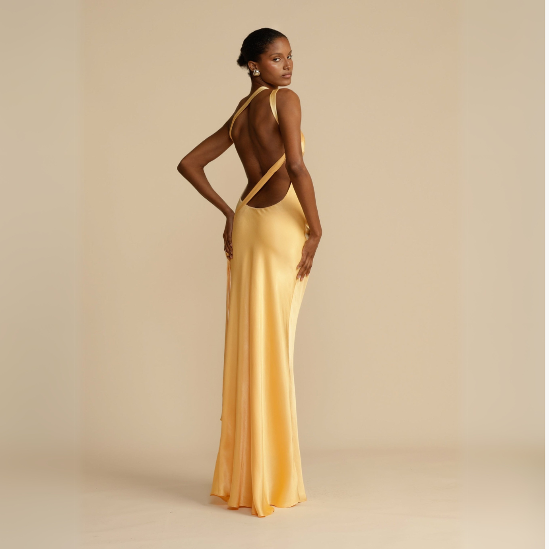 Alyssa | Elegantes asymmetrisches langes Kleid aus gelber Seide - Image 4