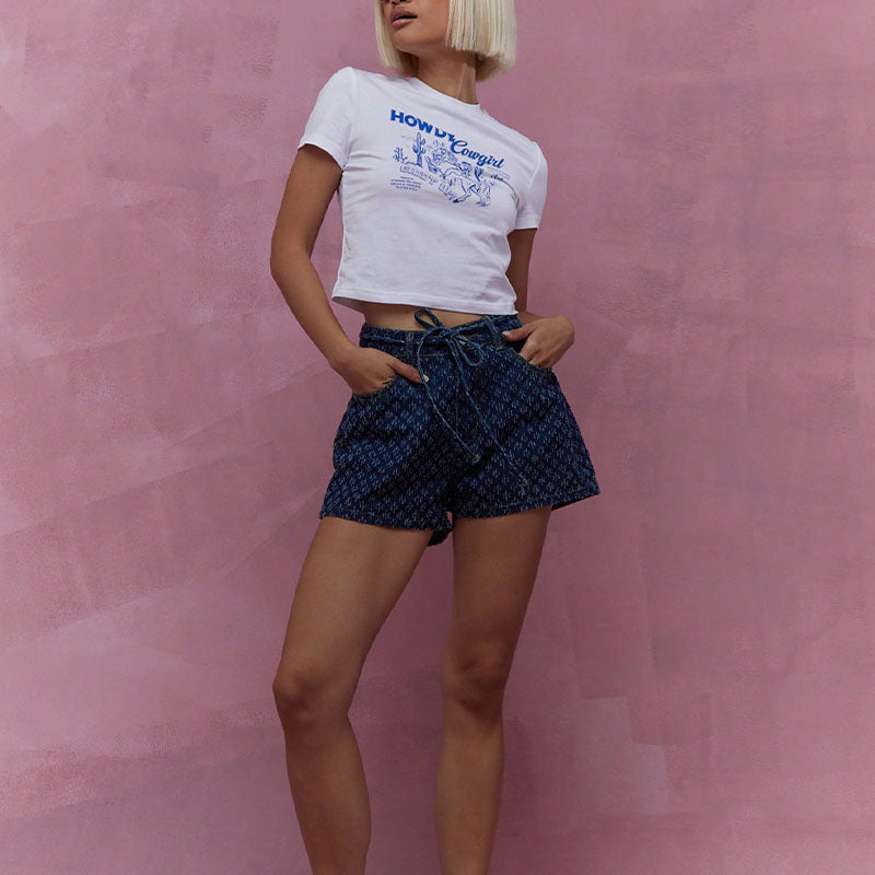Felicitas | Trendige High-Waisted Damen Denim Shorts mit Taschen - Image 3
