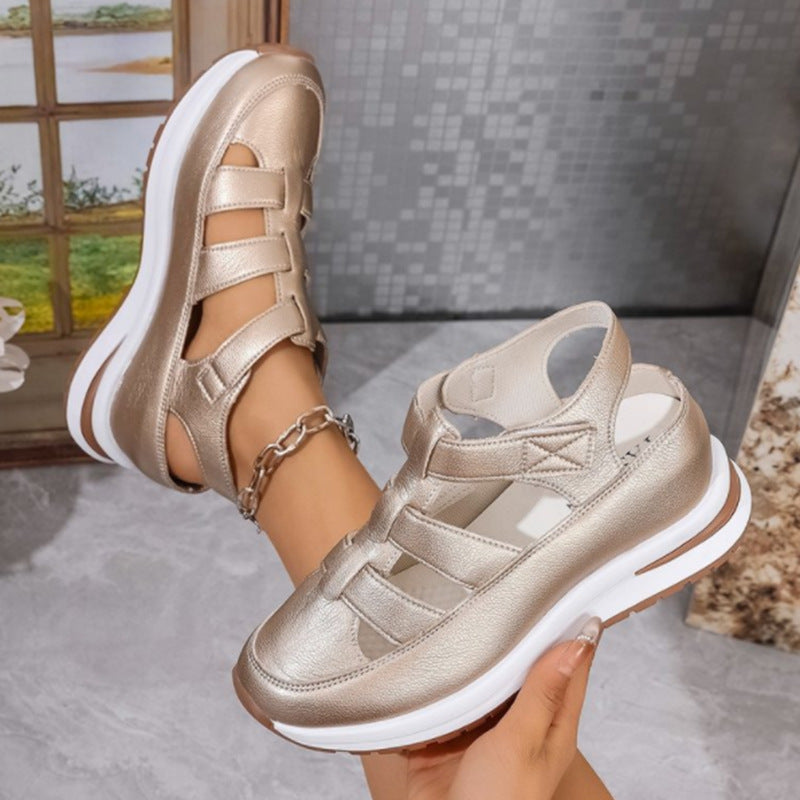 Elisa | Damen-Keilsandalen - Geschlossene Zehe - Ausschnitte - Verstellbarer Klettverschluss - Weiche Sohle - Image 2