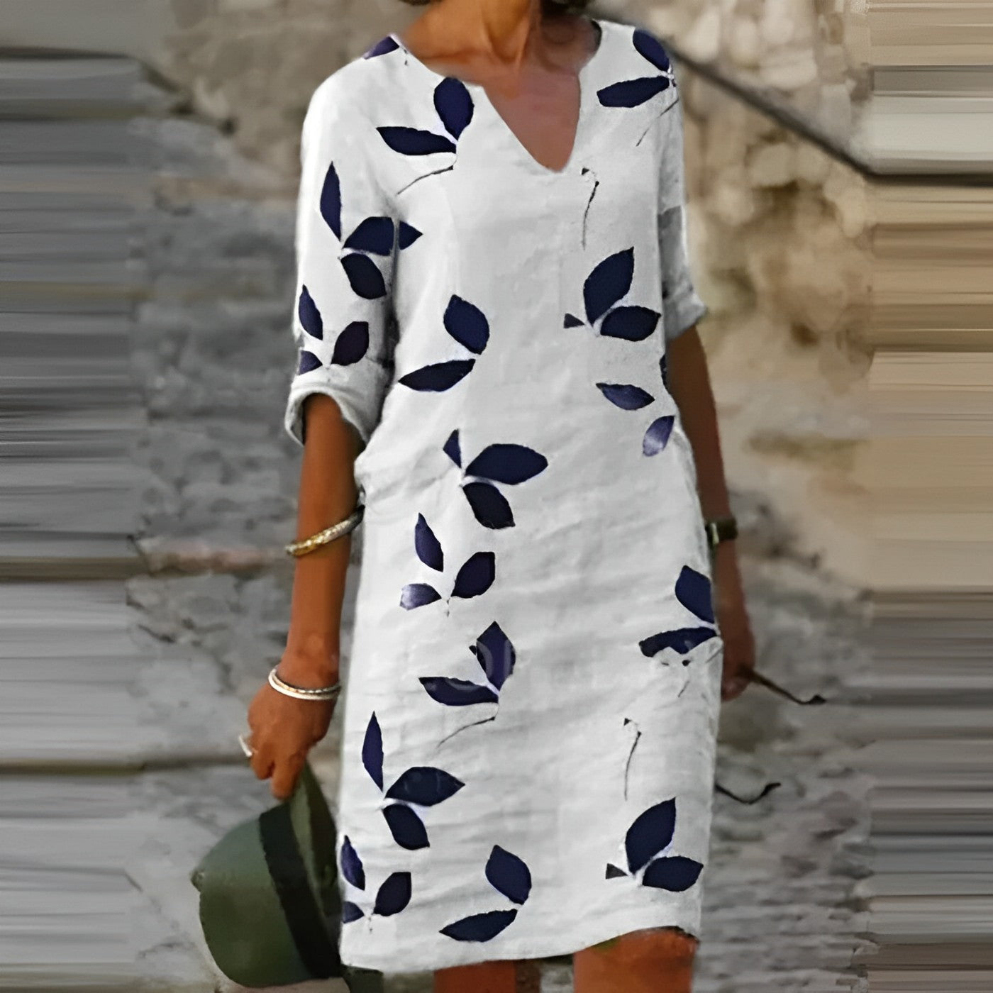 Barbara | Elegantes Kleid mit Blattmuster für Frauen - Image 1