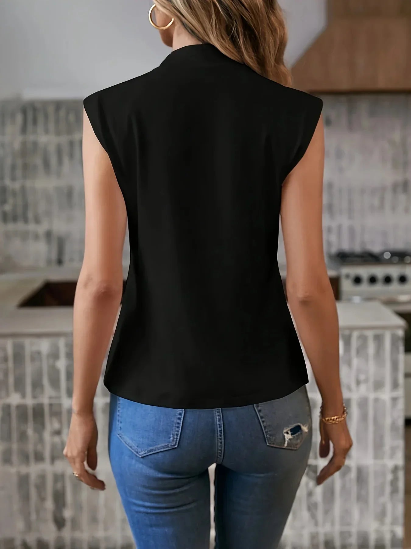 Edda | Elegante weiße ärmellose Bluse - Image 9