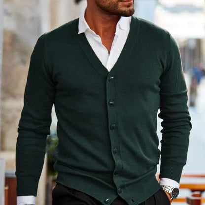 Kilian | Herren V-Ausschnitt Strickjacke mit Knopfleiste - Image 4
