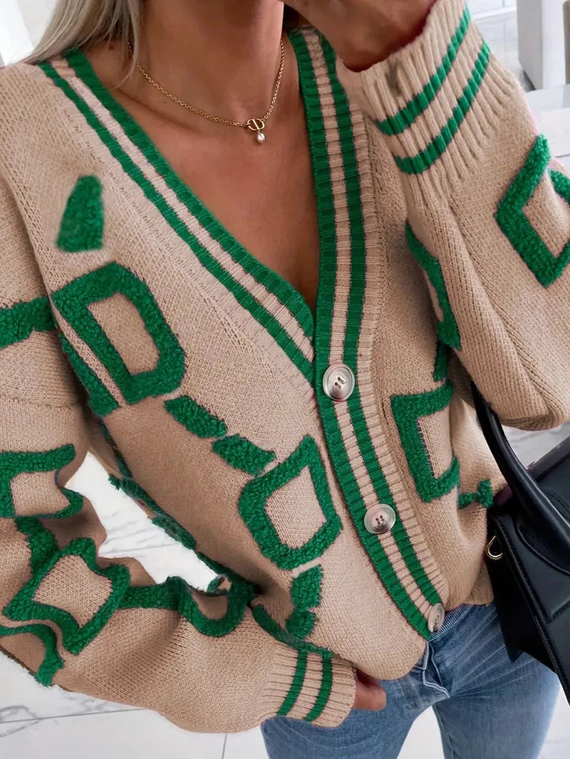 Alexa | Damen V-Ausschnitt Strickjacke mit Knopfleiste