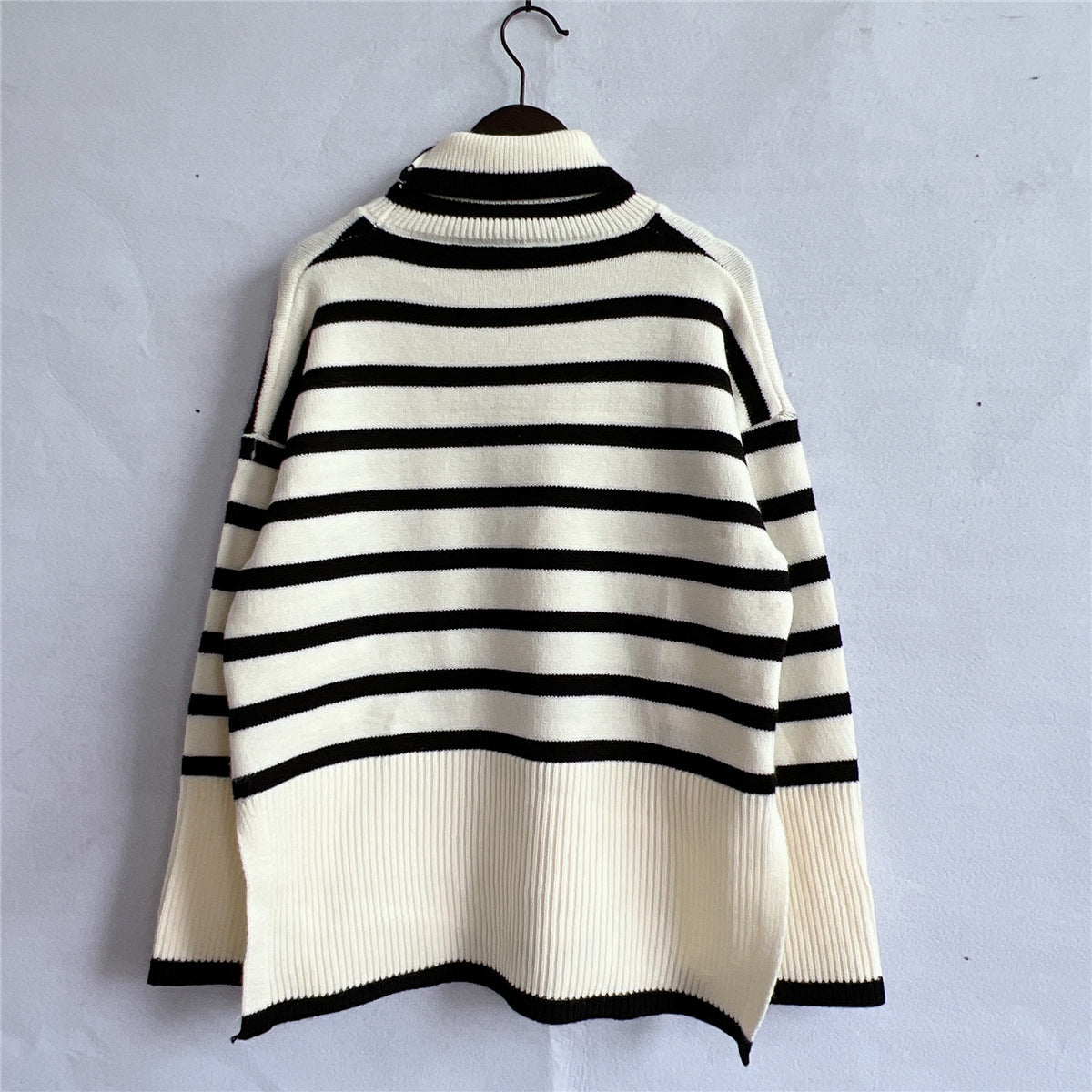 Jacqueline | Gemütlicher gestreifter Strickpullover - Image 10