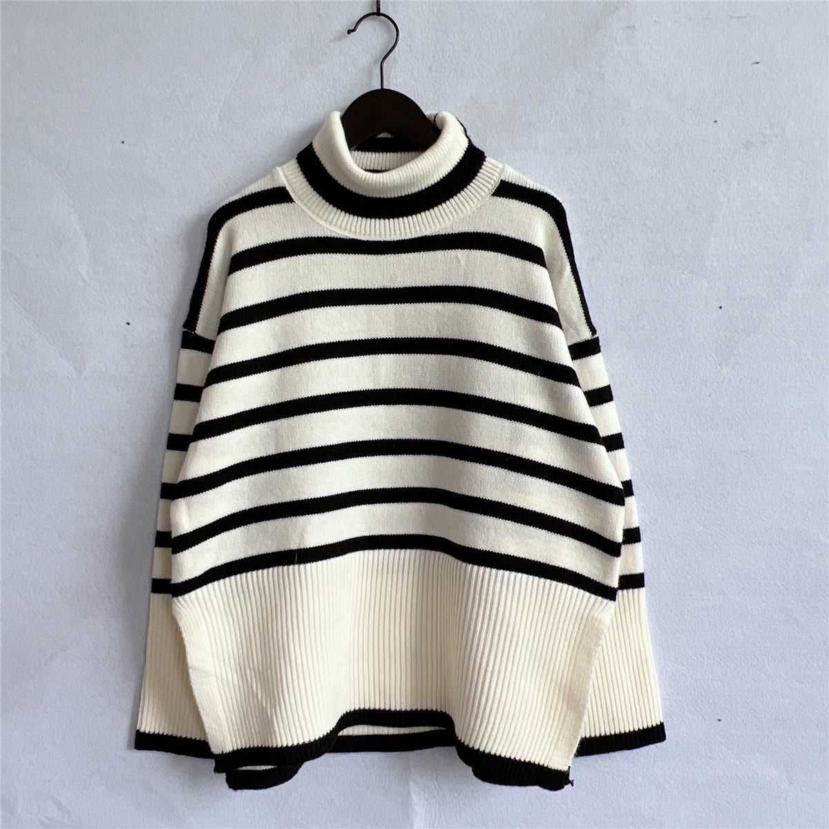 Jacqueline | Gemütlicher gestreifter Strickpullover - Image 9