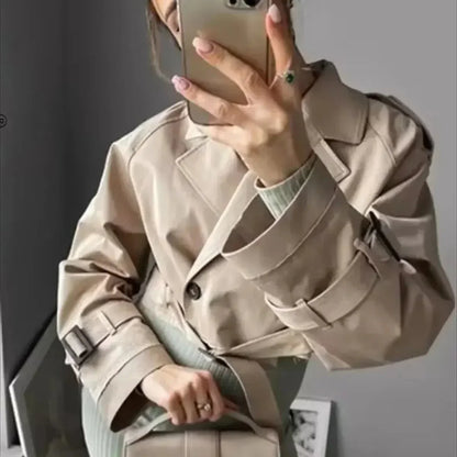 Elisa | Damen Cropped Trenchcoat - Image 2